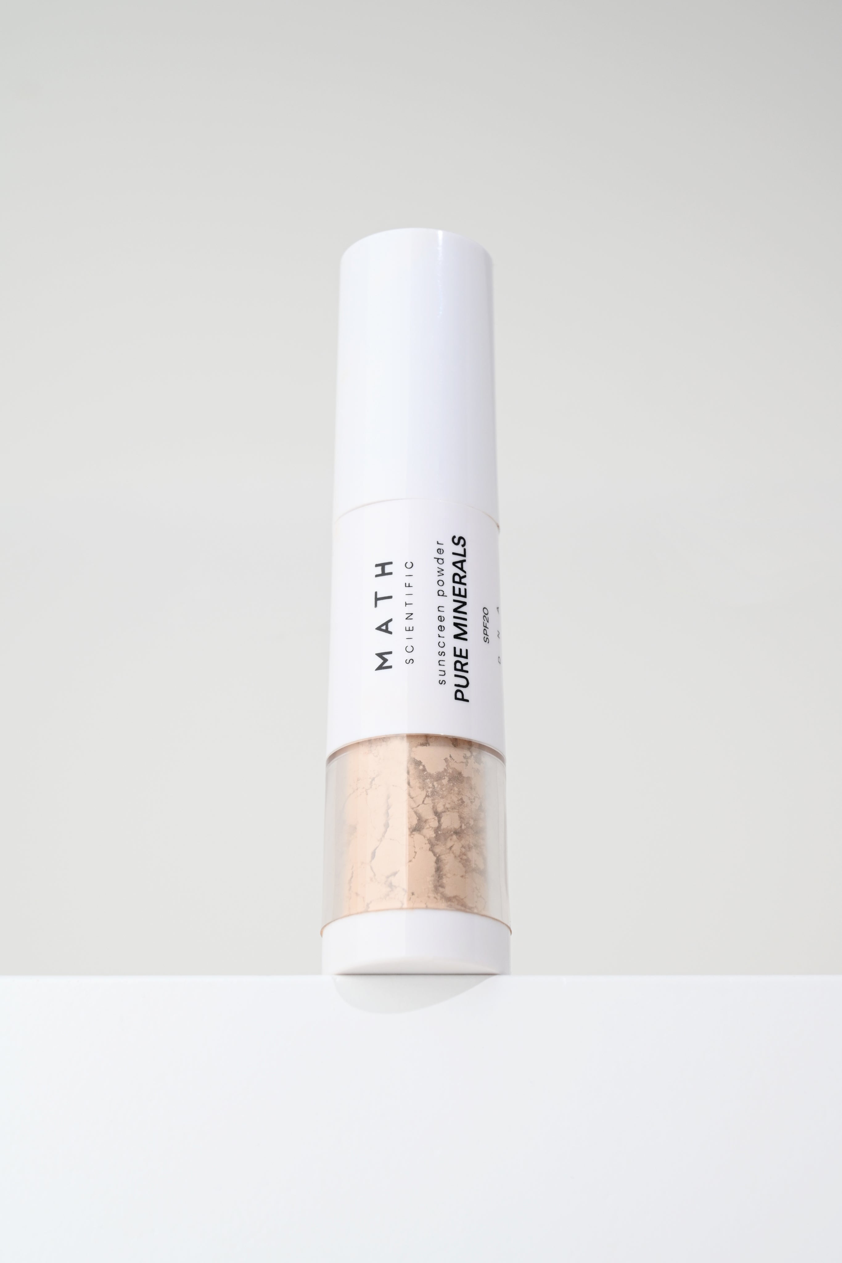 Biri mineralinė pudra-šepetėlis su SPF20 PURE MINERALS