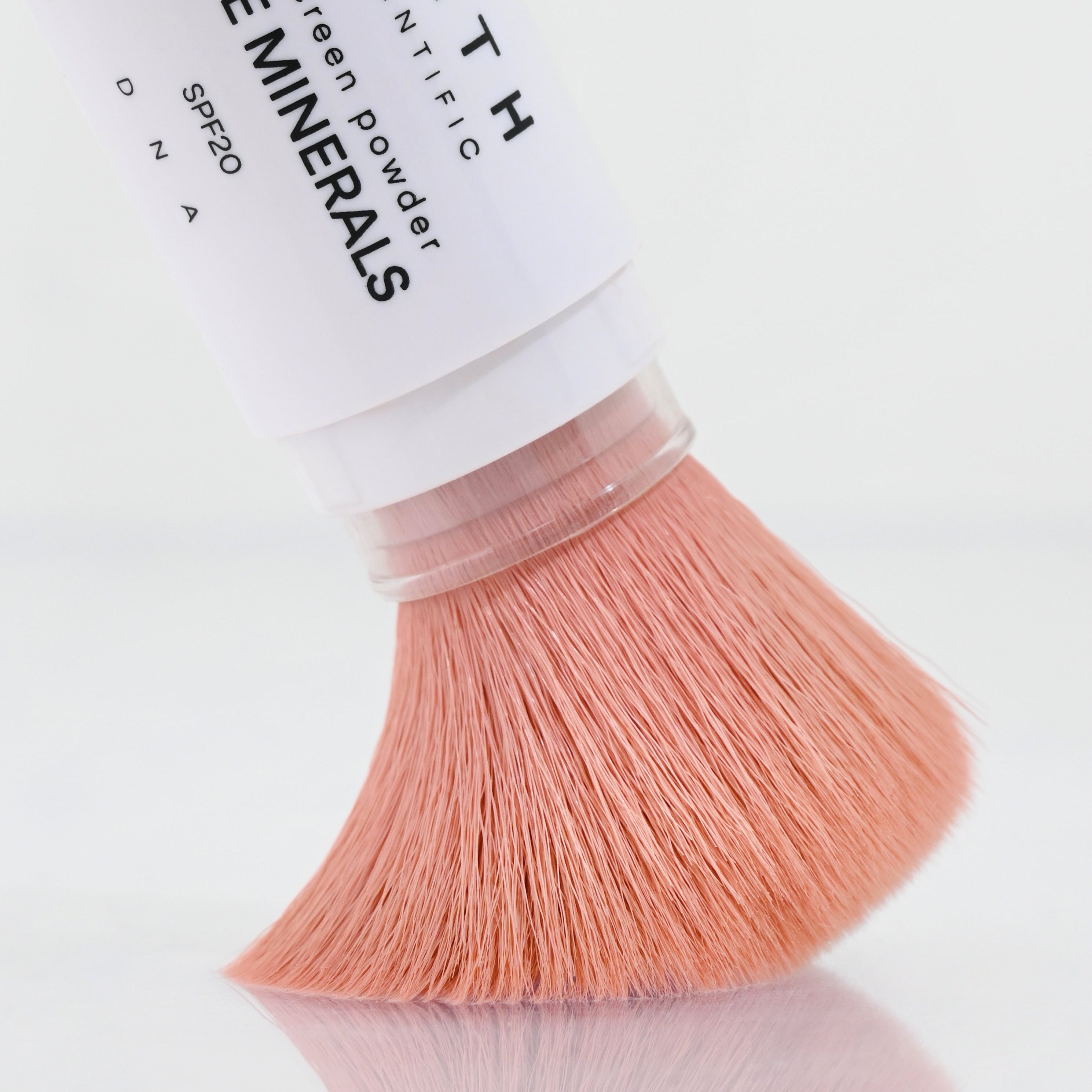 Biri mineralinė pudra-šepetėlis su SPF20 PURE MINERALS